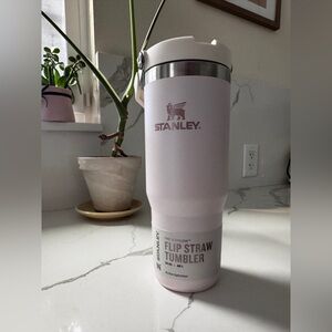 NWT -  Rose Quartz Stanley IceFlow Stainless Steel Tumbler with Straw